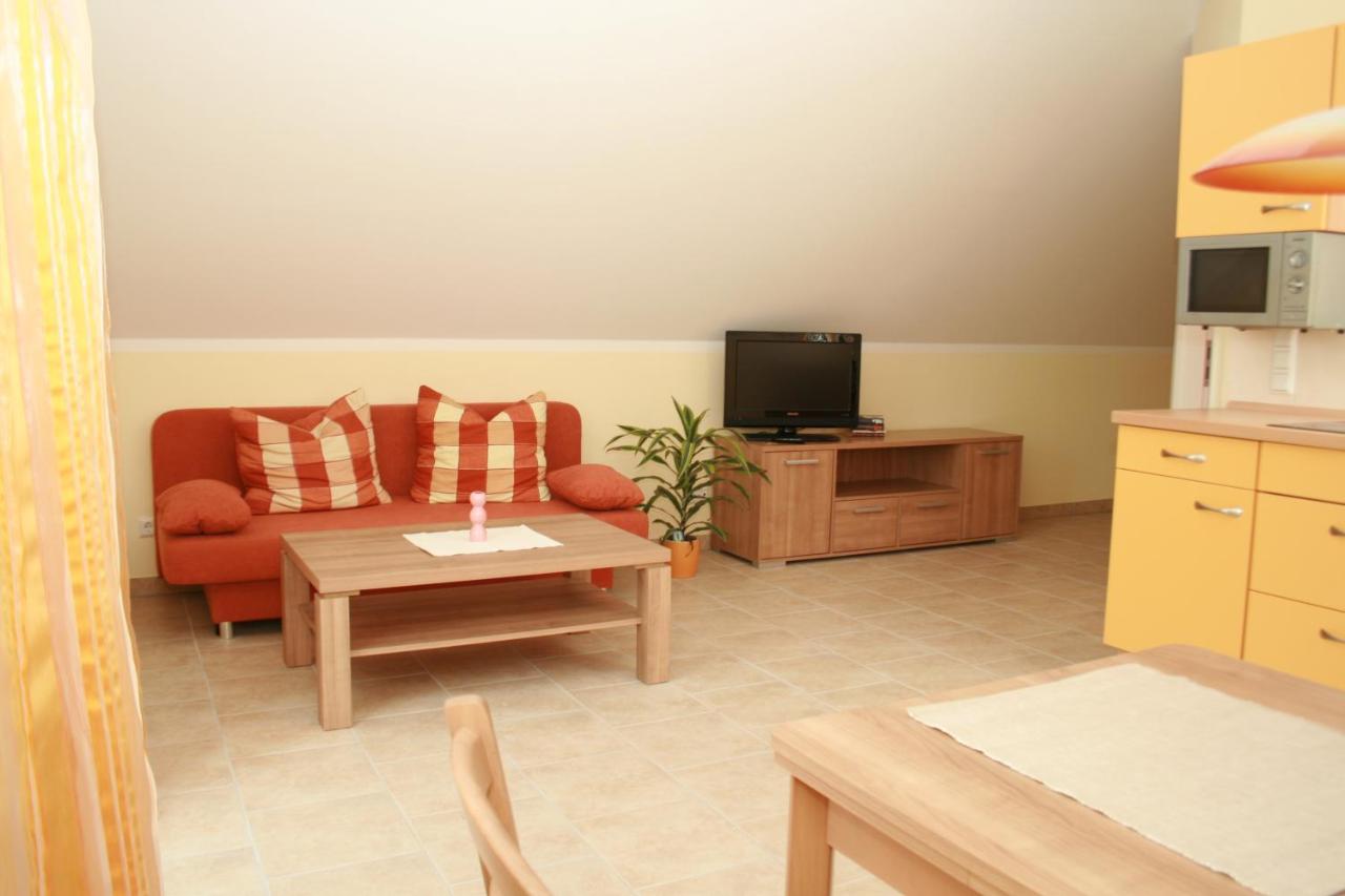 Ferienwohnung Ferienresidenz Am Strom Rostock Exterior foto