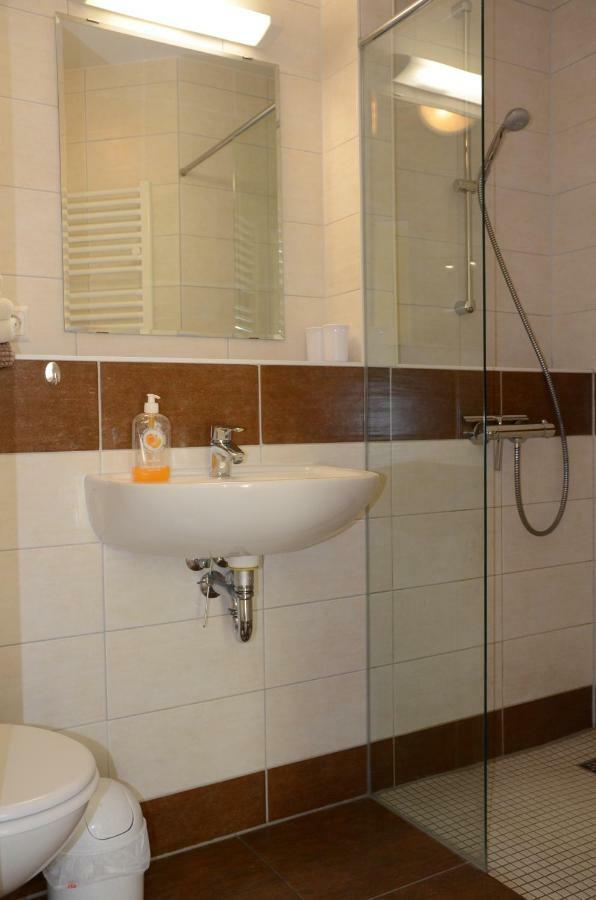 Ferienwohnung Ferienresidenz Am Strom Rostock Exterior foto